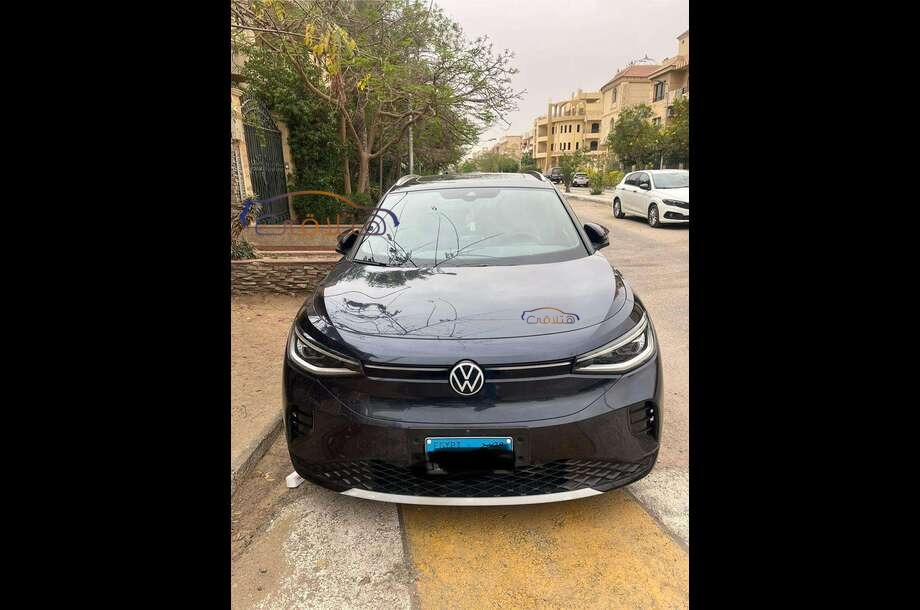 ID 4 Volkswagen الأزرق الداكن