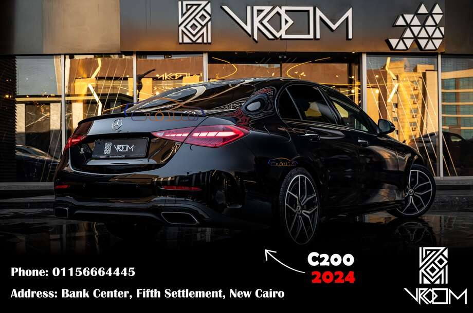 C 200 Mercedes أسود