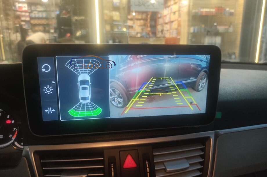 E 250 Mercedes ذهبي