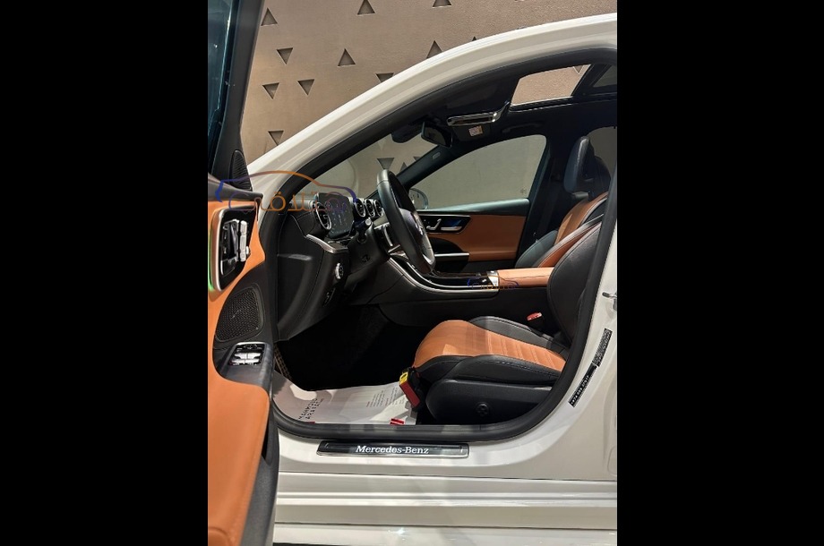 C 200 Mercedes أبيض