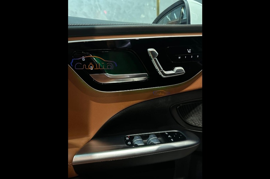 C 200 Mercedes أبيض