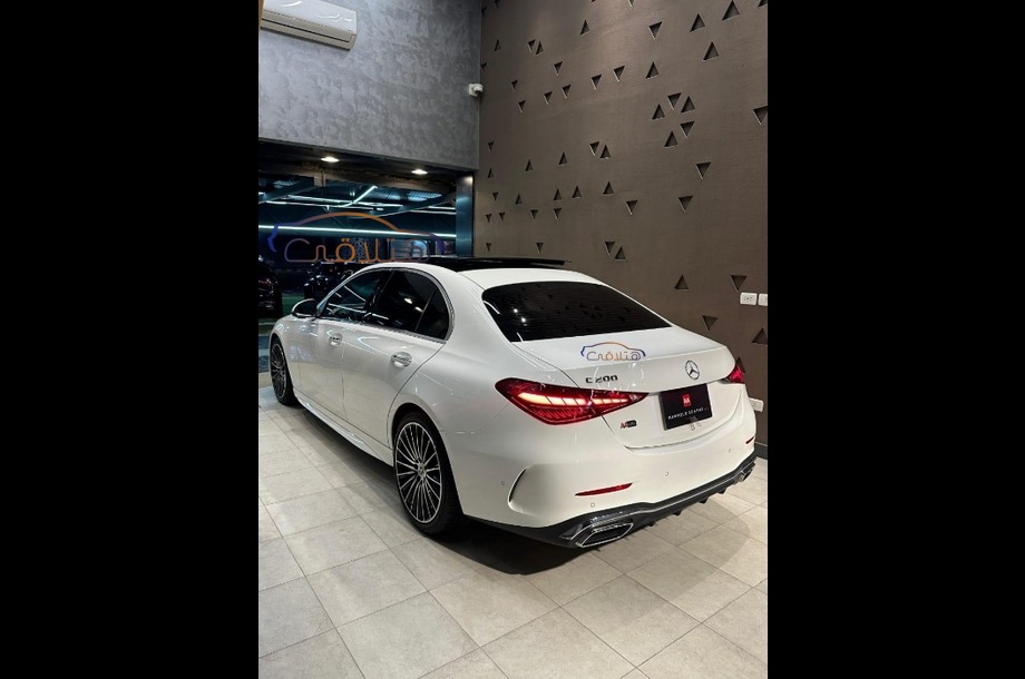 C 200 Mercedes أبيض