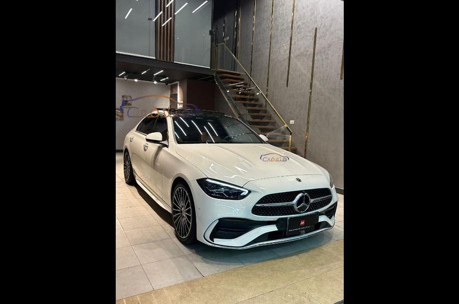 C 200 Mercedes أبيض