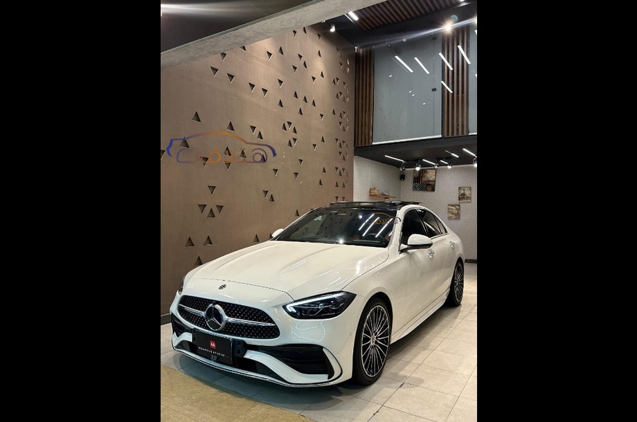 C 200 Mercedes أبيض