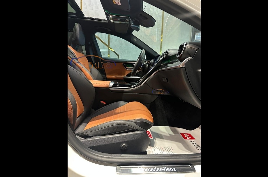 C 200 Mercedes أبيض