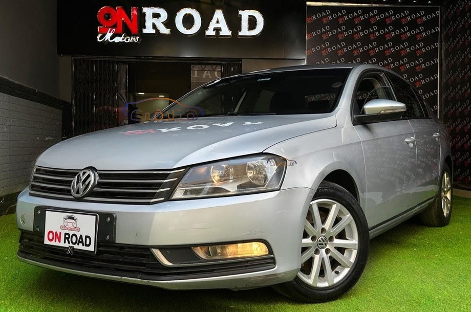 Passat Volkswagen فضي