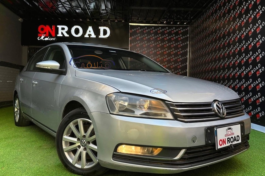 Passat Volkswagen فضي