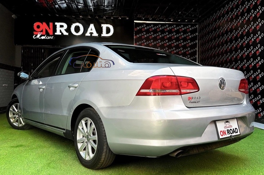 Passat Volkswagen فضي