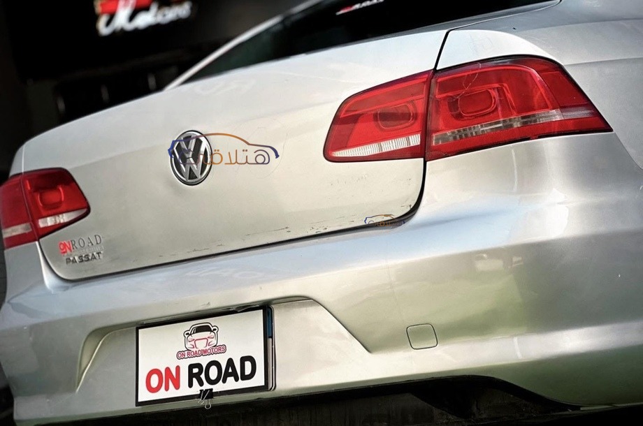 Passat Volkswagen فضي