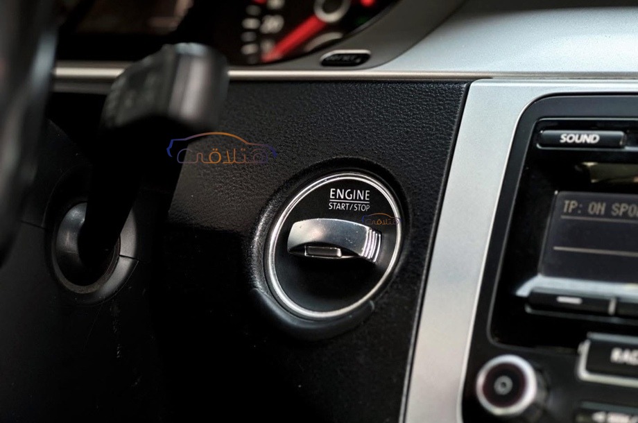 Passat Volkswagen فضي