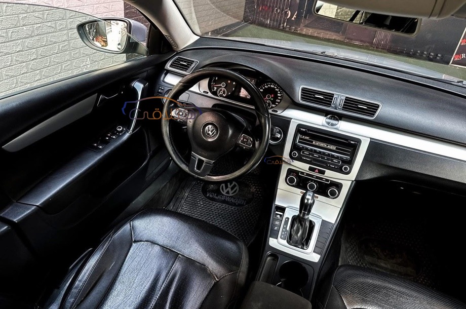 Passat Volkswagen فضي