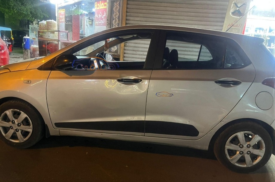 Grand i10 Hyundai فضي