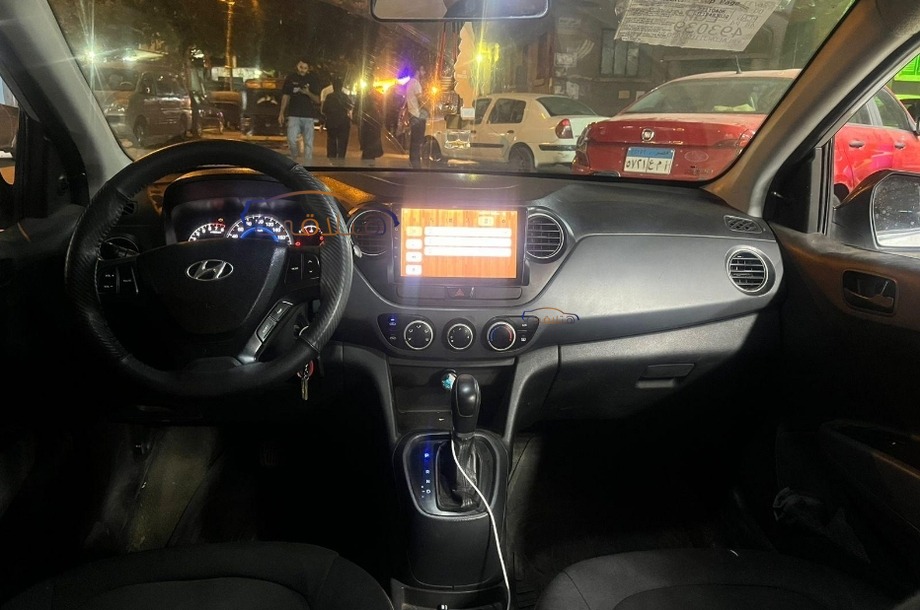 Grand i10 Hyundai فضي