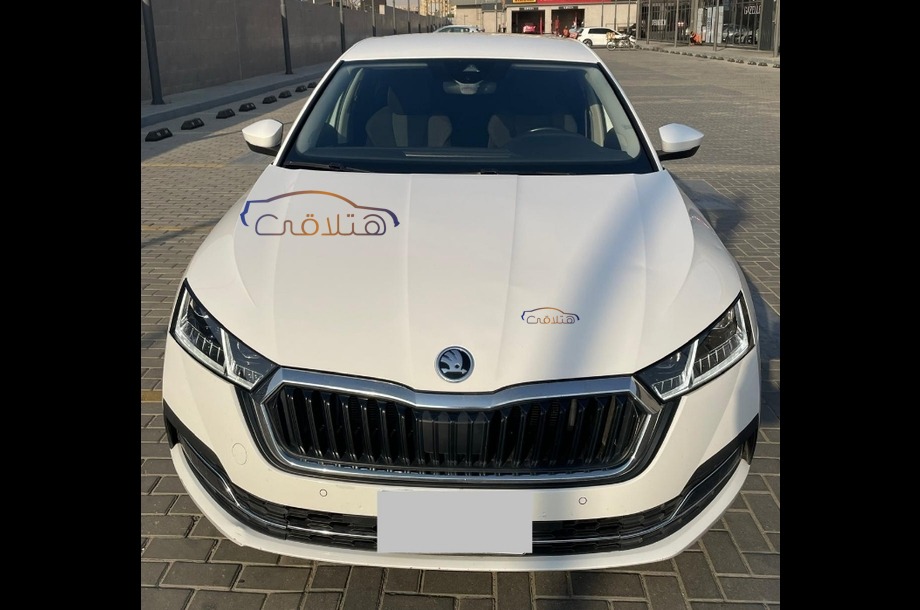 Octavia A8 Skoda أبيض