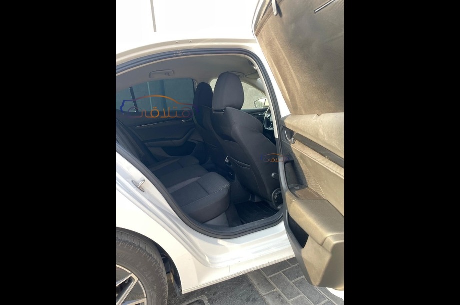 Octavia A8 Skoda أبيض