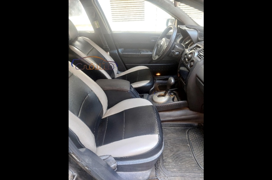 Megane Renault أسود