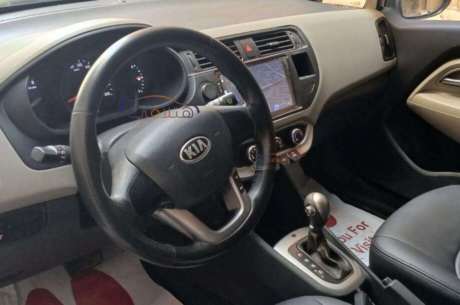 Rio Kia فضي