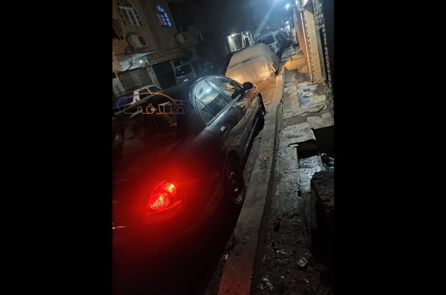 Sunny Nissan أسود