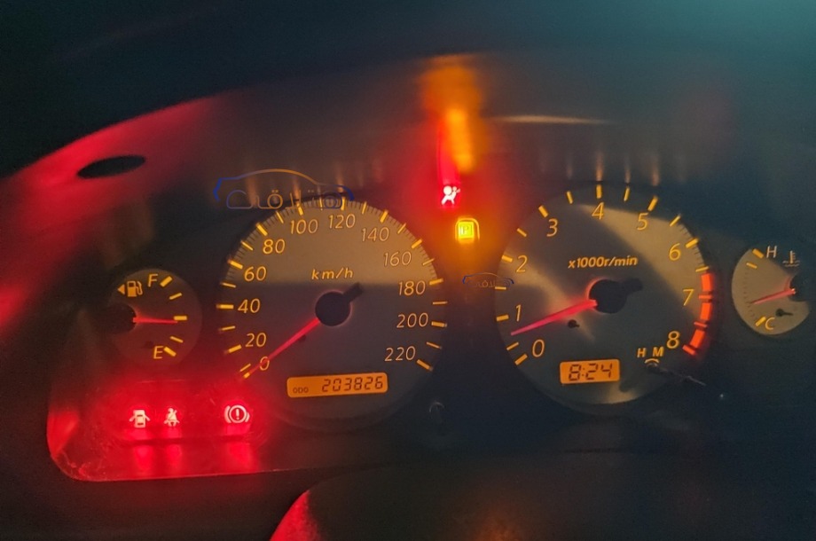 Sunny Nissan أسود