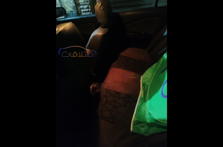 Sunny Nissan أسود