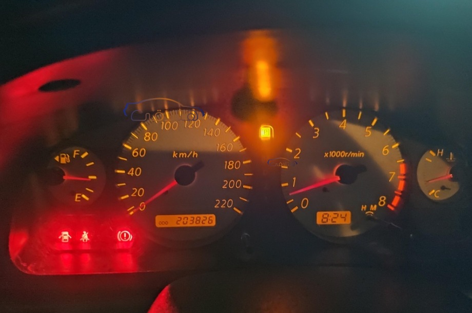 Sunny Nissan أسود