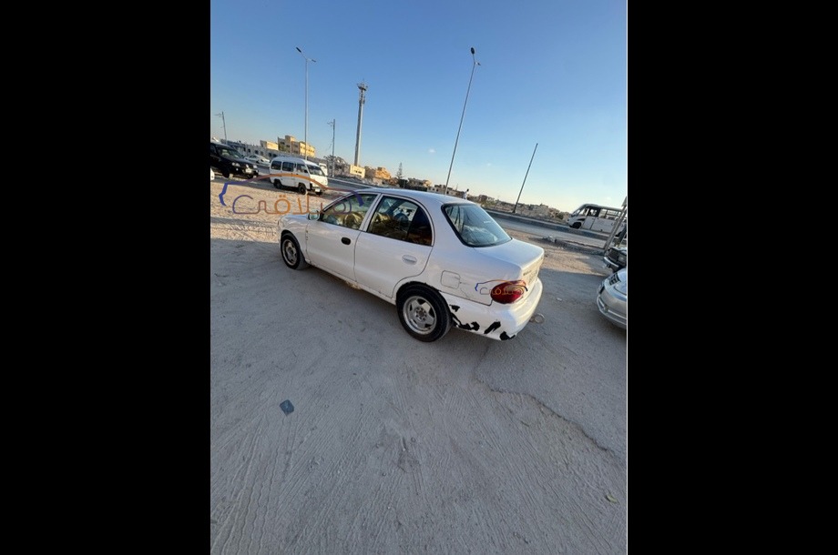 Accent Hyundai أبيض