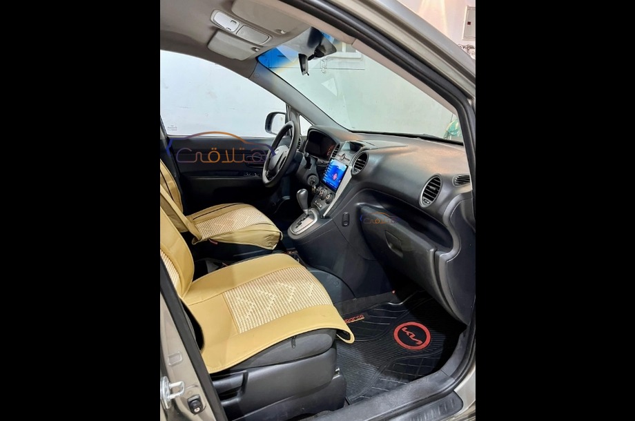 Carens Kia رمادي