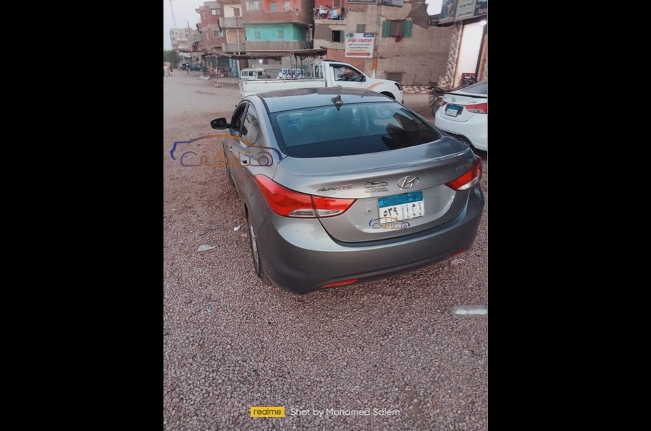 Avante Hyundai أبيض