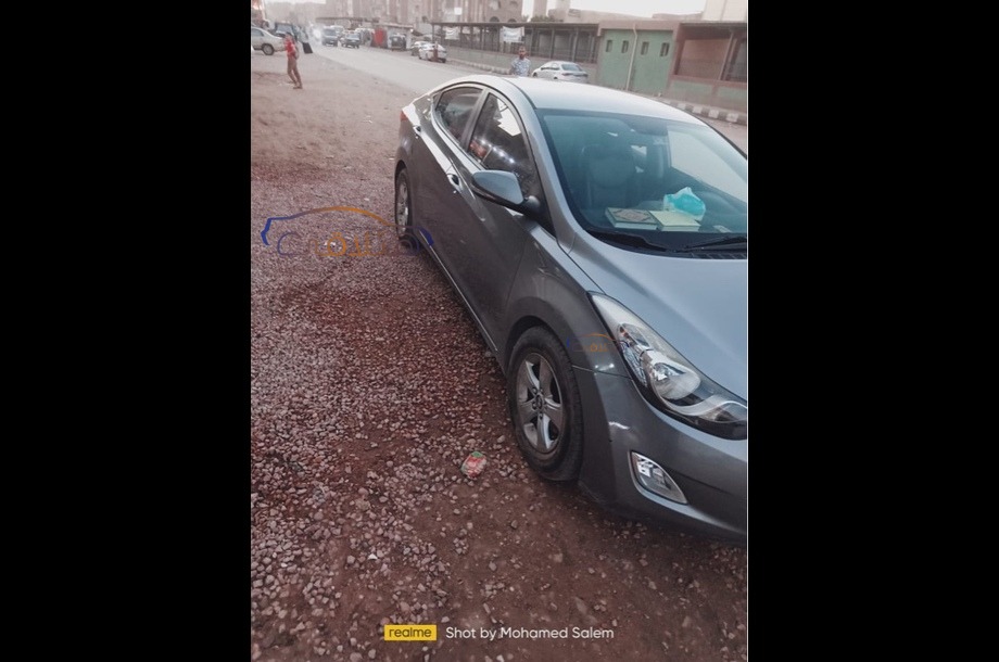 Avante Hyundai أبيض