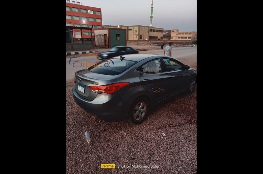 Avante Hyundai أبيض