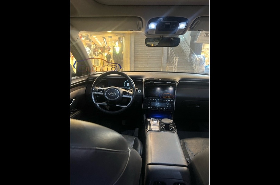 Tucson Hyundai Dark red