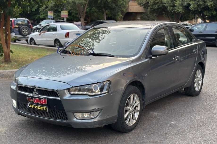 Lancer EX Shark Mitsubishi فضي