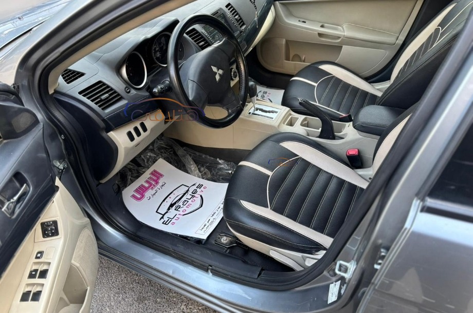 Lancer EX Shark Mitsubishi فضي