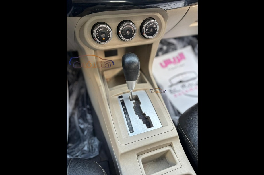 Lancer EX Shark Mitsubishi فضي