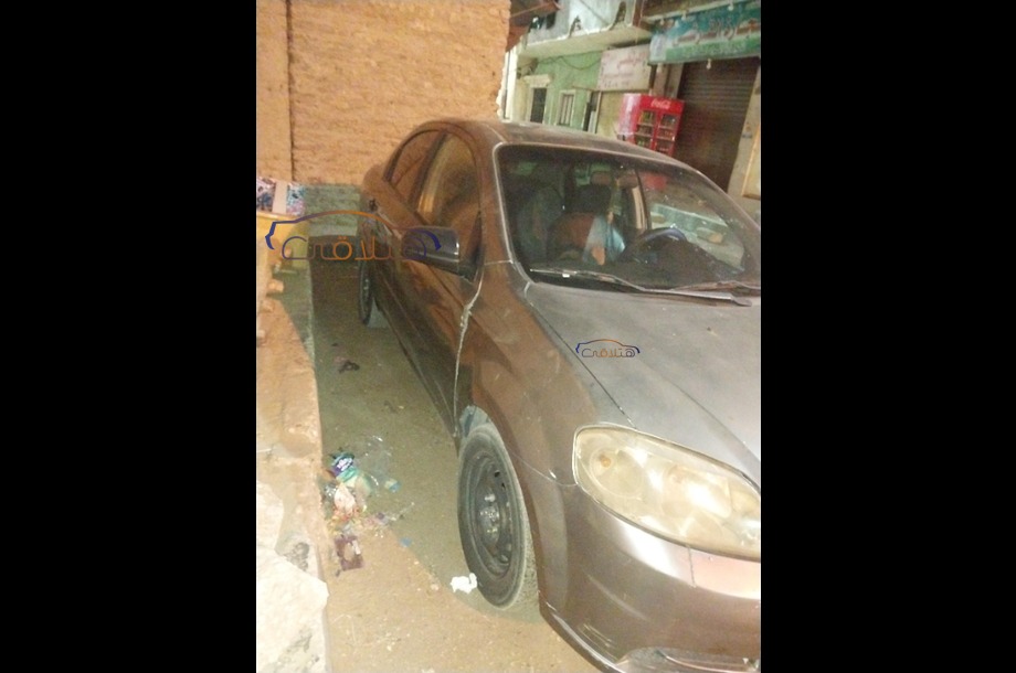 Aveo Chevrolet رمادي