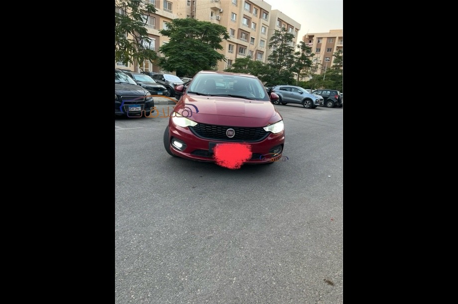 Tipo Fiat احمر