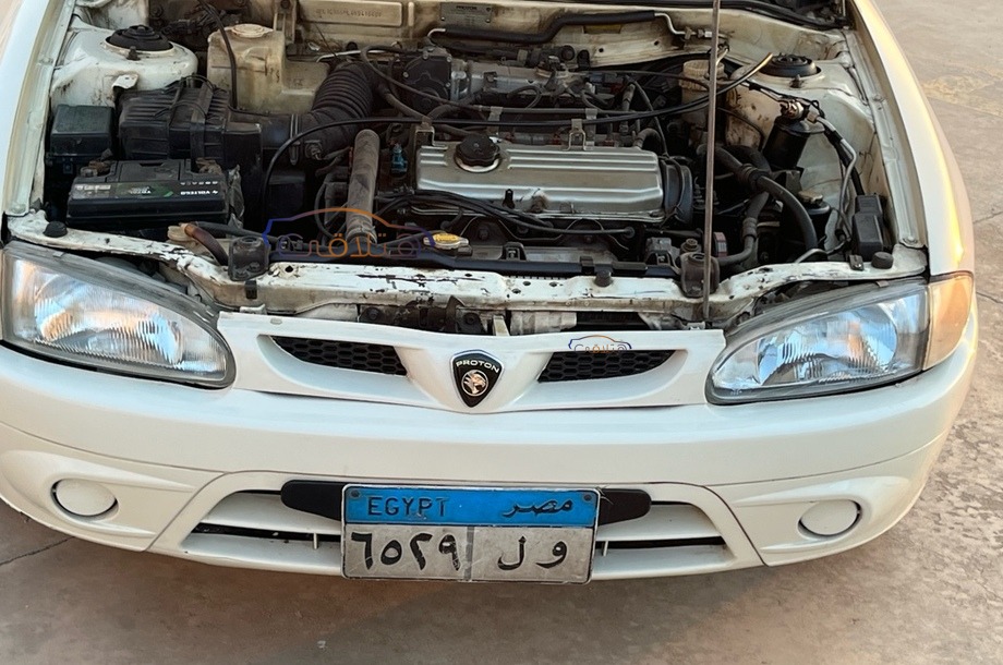 Wira Proton أبيض