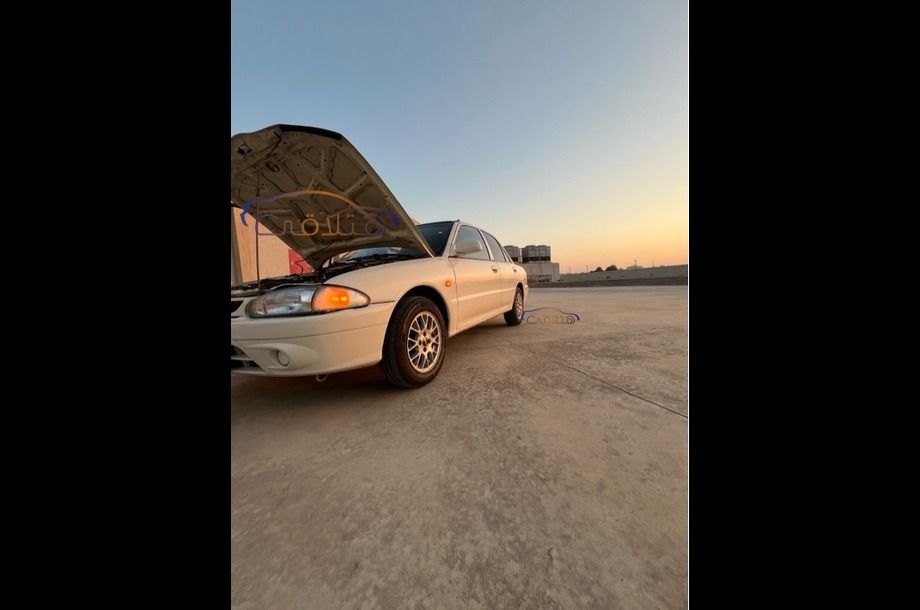 Wira Proton أبيض