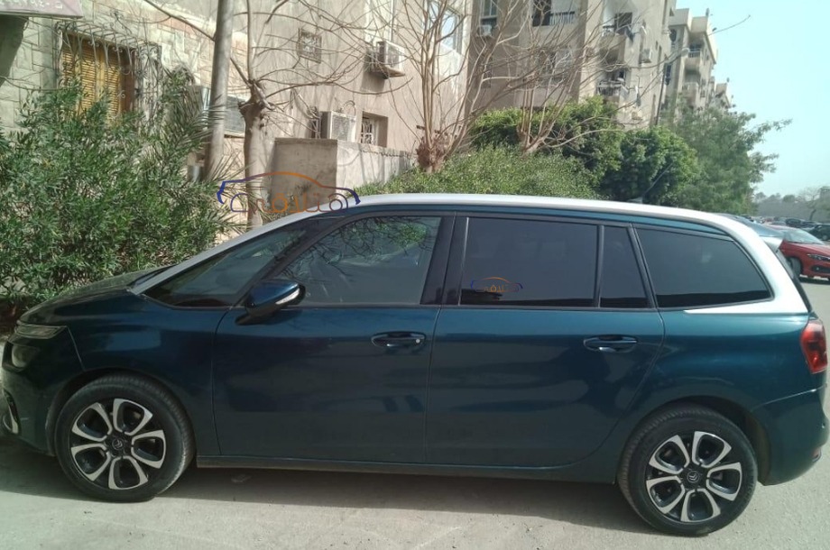 C4 Grand Picasso Citroën الأزرق الداكن