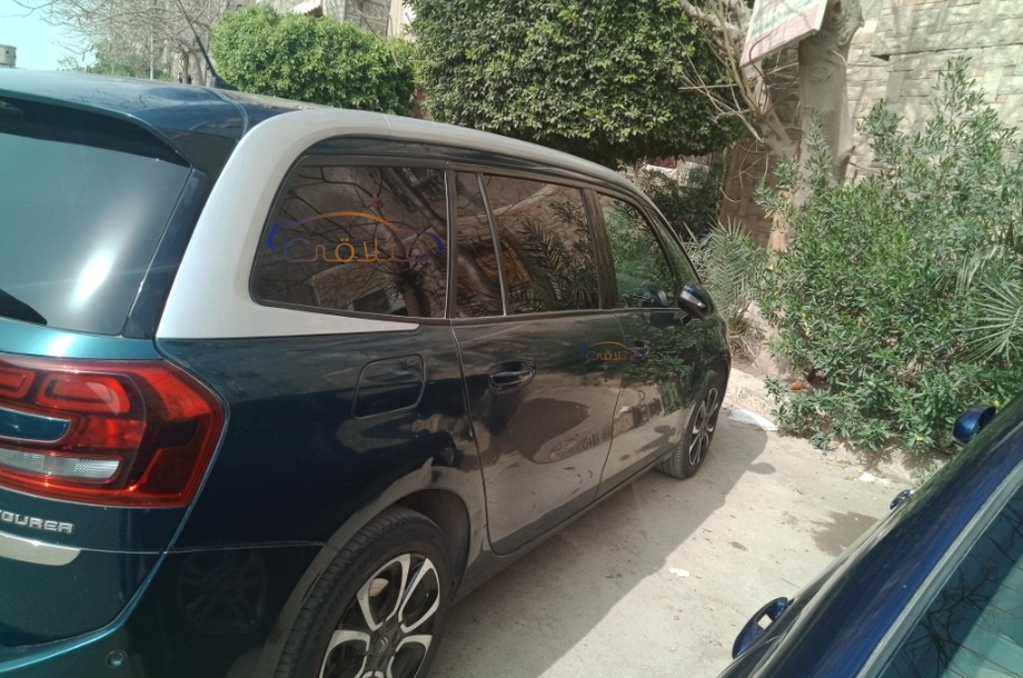 C4 Grand Picasso Citroën الأزرق الداكن