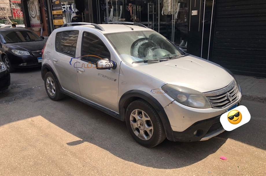 Sandero Step Way Renault فضي