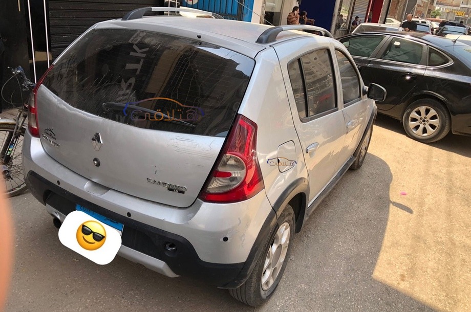 Sandero Step Way Renault فضي