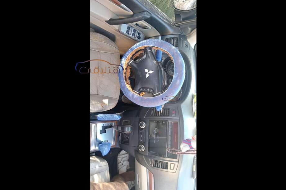 Pajero Mitsubishi أسود