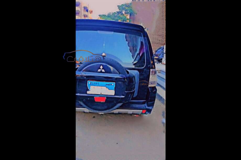 Pajero Mitsubishi أسود