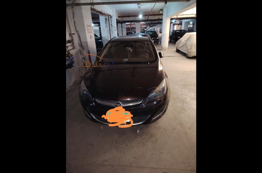 Astra Opel بني