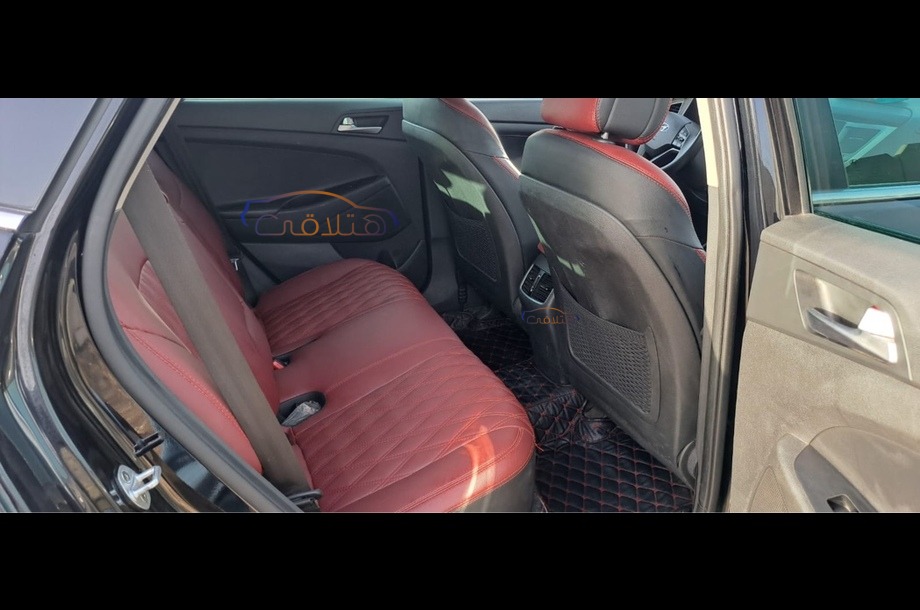 Tucson Hyundai أسود