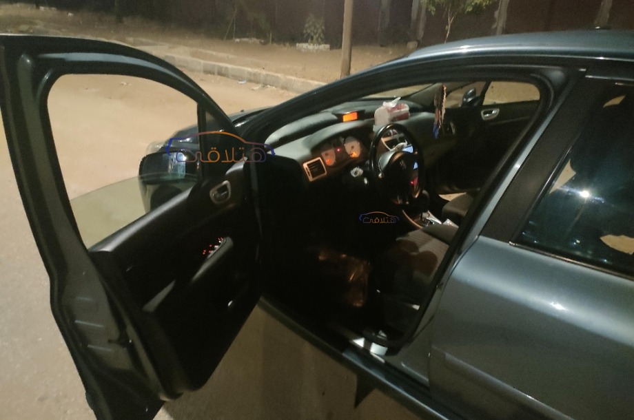 307 Peugeot رمادي