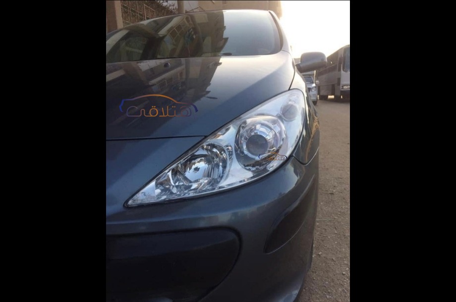 307 Peugeot رمادي