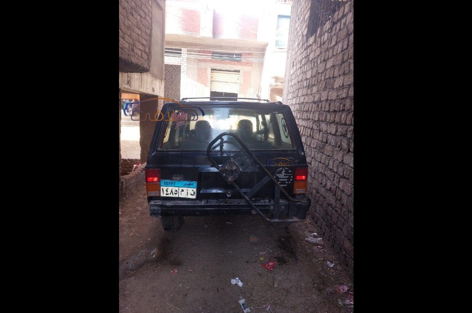 Cherokee Jeep Black