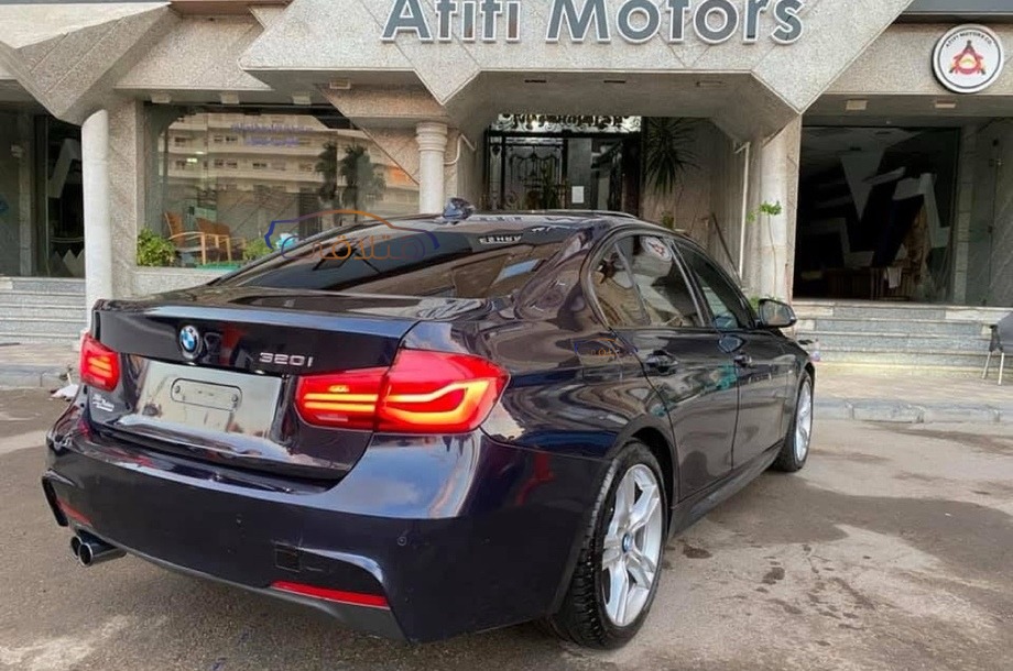 320 BMW Dark blue